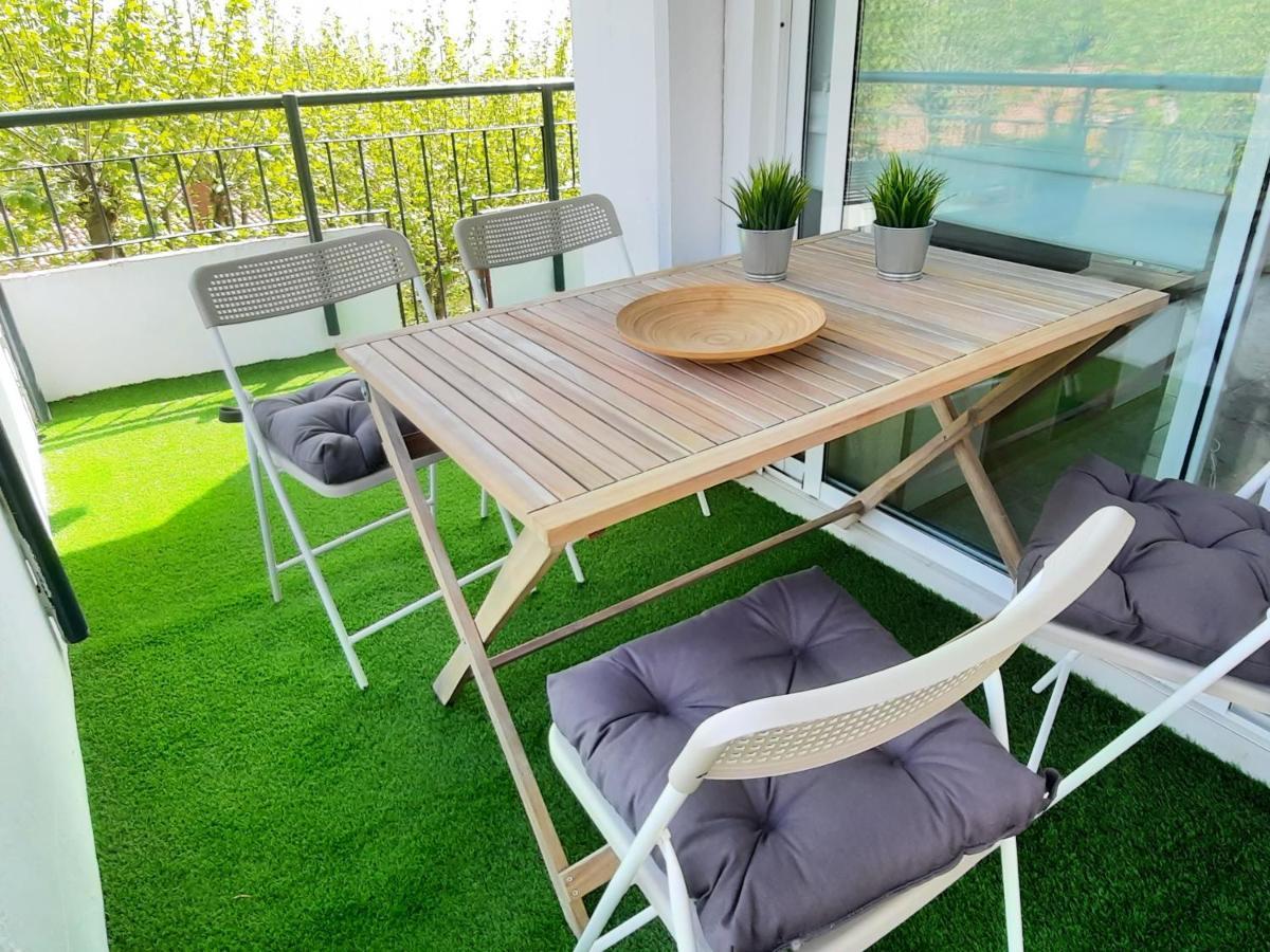 Bright Apartment Near The Beach And Barcelona By Train Masnou Exterior photo