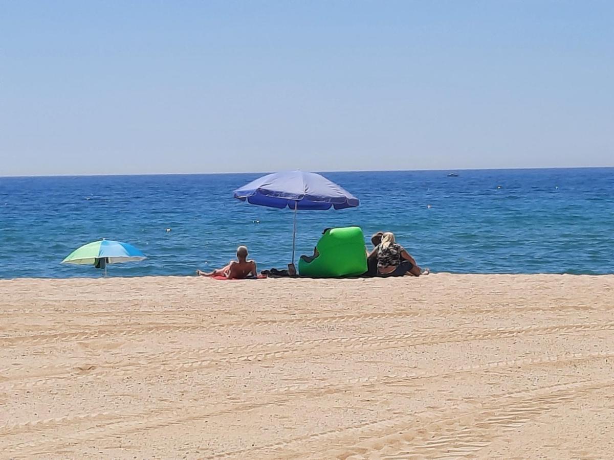 Bright Apartment Near The Beach And Barcelona By Train Masnou Exterior photo
